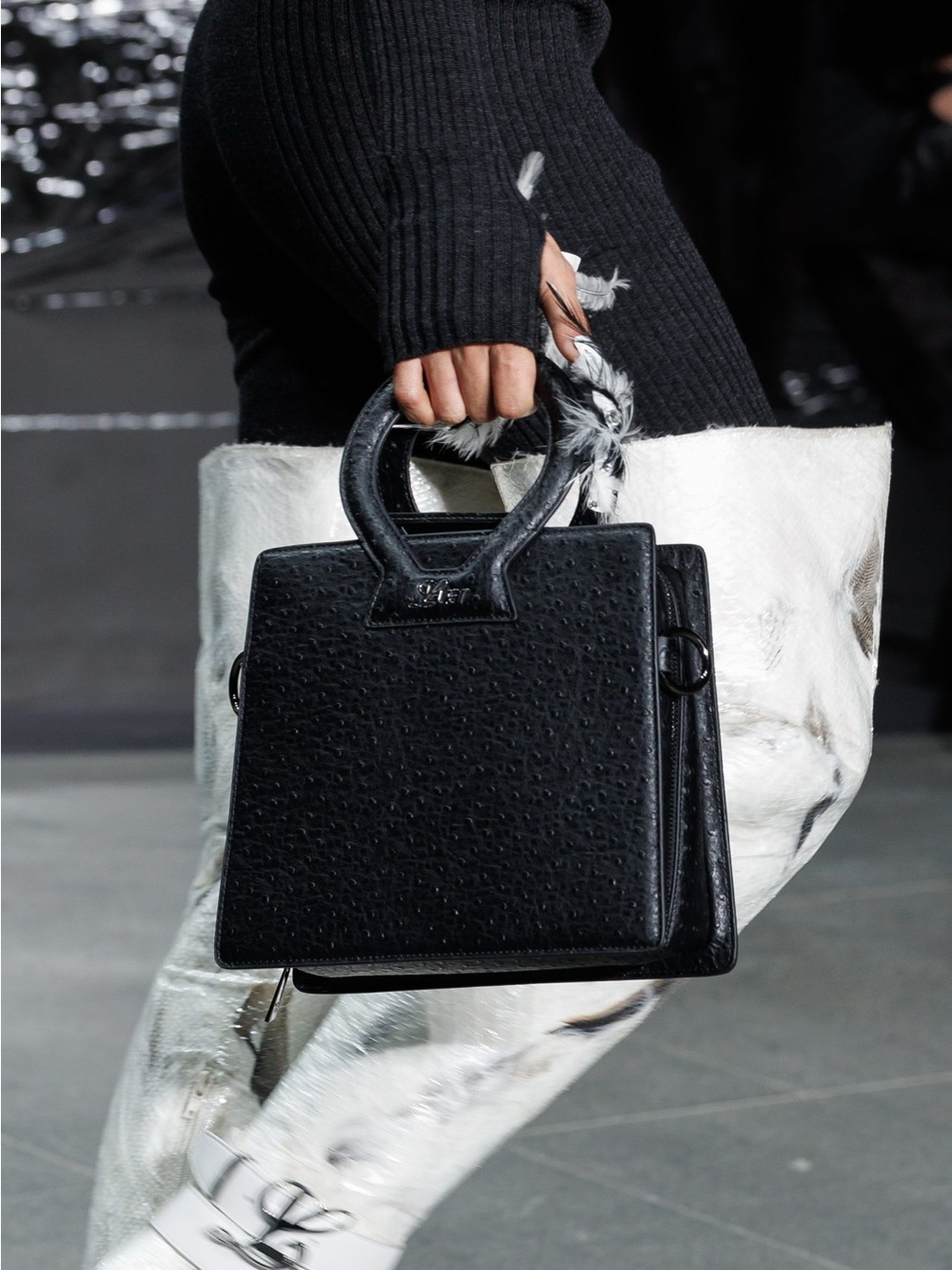 MAC x LUAR Ana artistry bag - Picture 2 of 10